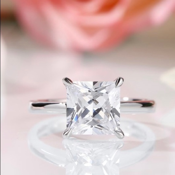 Princess cut 2ctw White Diamond ring - Picture 6 of 6